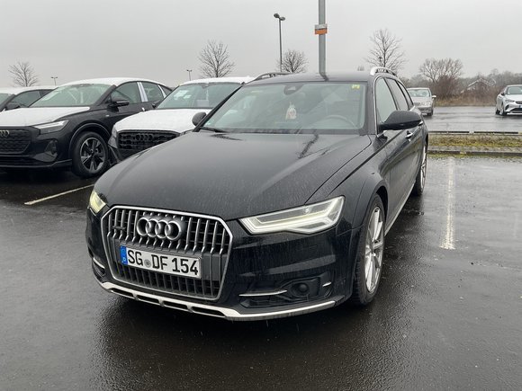 Pogled od napred levo