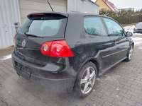 Pogled od pozadi desno