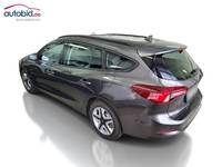 Vaade tagant vasakult