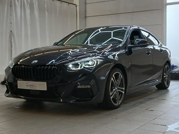 Pogled od napred levo