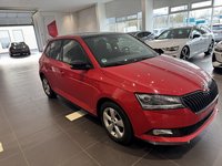 Pogled desno spredaj