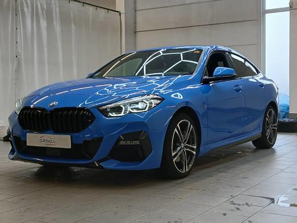 Pogled od napred levo