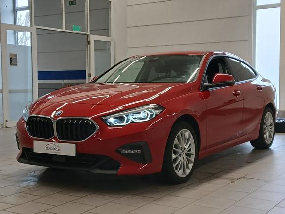 Pogled od napred levo