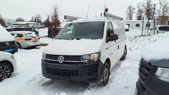 Вид спереди слева