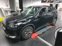 Вид спереди слева