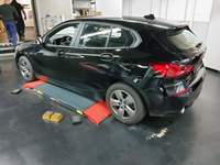 Vaade tagant vasakult