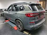 Vaade tagant vasakult