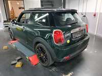 Vaade tagant vasakult