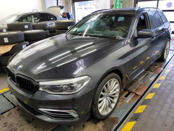 Вид спереди слева