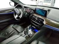 Вид на салон