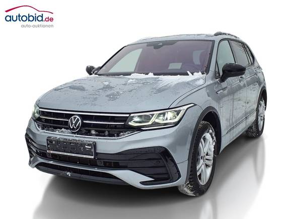 Вид спереди слева