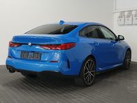 Skats no labās puses aizmugurē