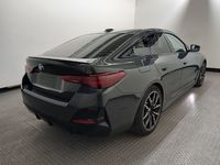 Náhľad zozadu sprava