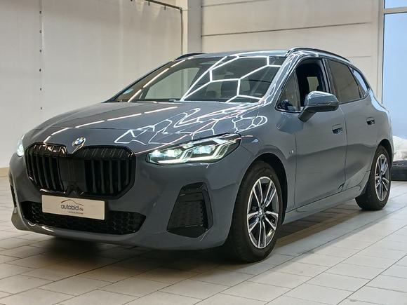 Pogled od napred levo