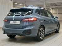 Pogled od pozadi desno