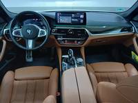 Вид на салон