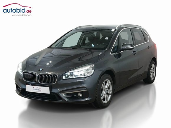 Pogled od napred levo