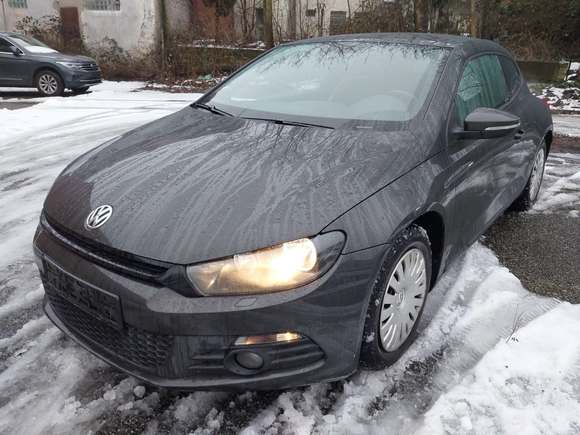 Вид спереди слева