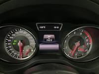 Pohled na přístrojovou desku