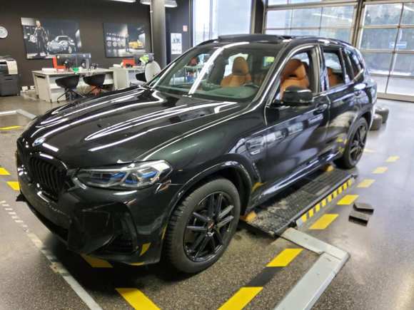 Вид спереди слева