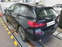 Vaade tagant vasakult