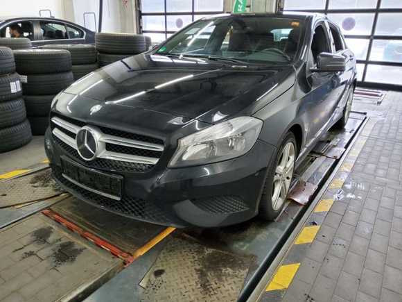 Pogled od napred levo