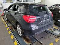 Vaade tagant vasakult