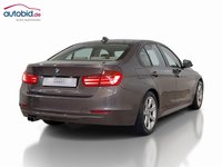 Pogled od pozadi desno