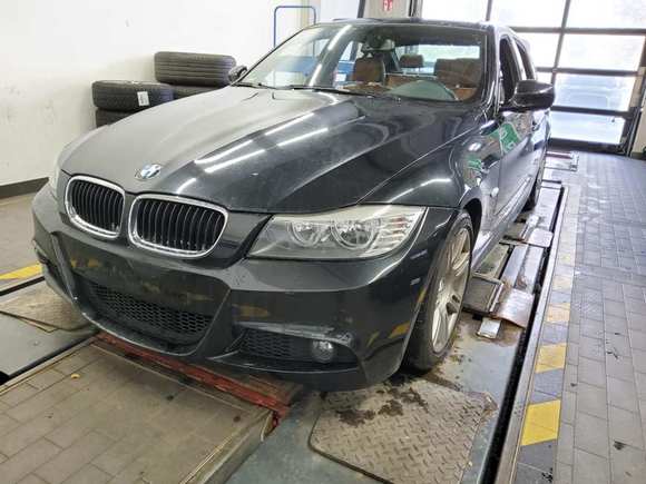 Pogled od napred levo