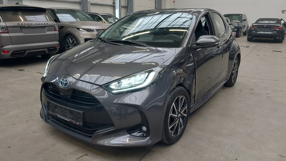 Вид спереди слева