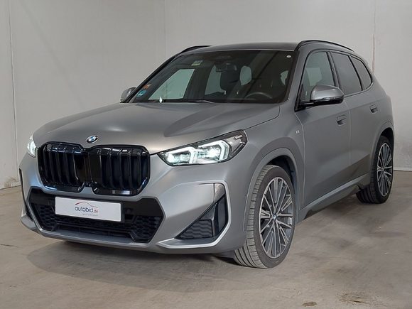 Pogled od napred levo