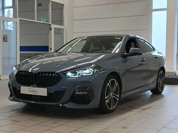 Skats no kreisās puses priekšā