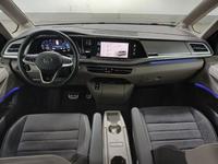 Вид на салон