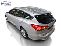 Pogled od pozadi levo