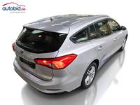 Pogled od pozadi desno