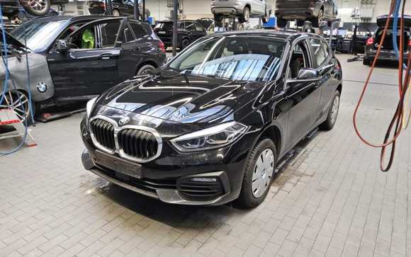 Вид спереди слева