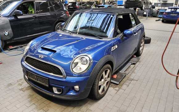 Вид спереди слева