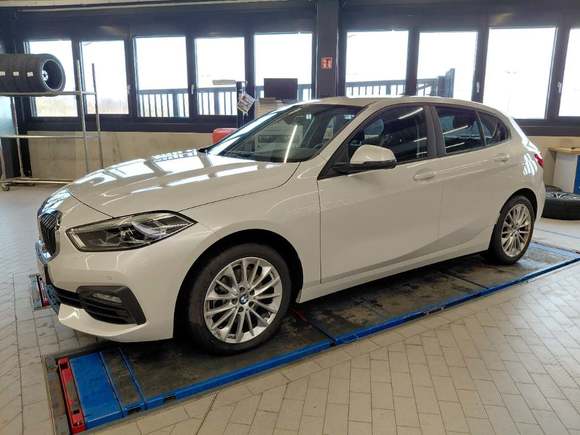 Вид спереди слева