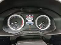 Pogled na kombinovani instrument