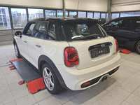 Вид сзади слева