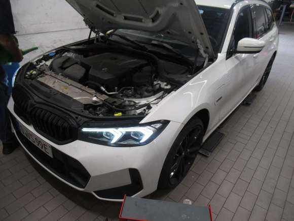 Вид спереди слева