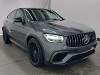 Pogled sprijeda desno