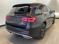 Pogled od pozadi desno