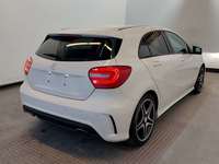 Pogled od pozadi desno