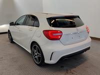 Pogled od pozadi levo