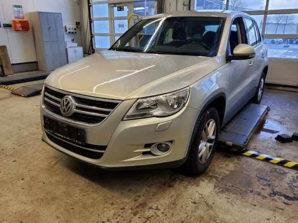 Вид спереди слева