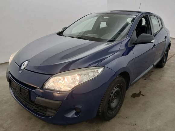 Pogled od napred levo