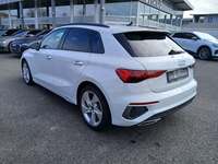 Pogled od pozadi levo