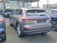 Pogled od pozadi levo