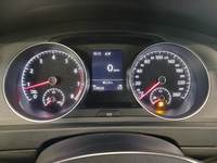 Pohled na přístrojovou desku